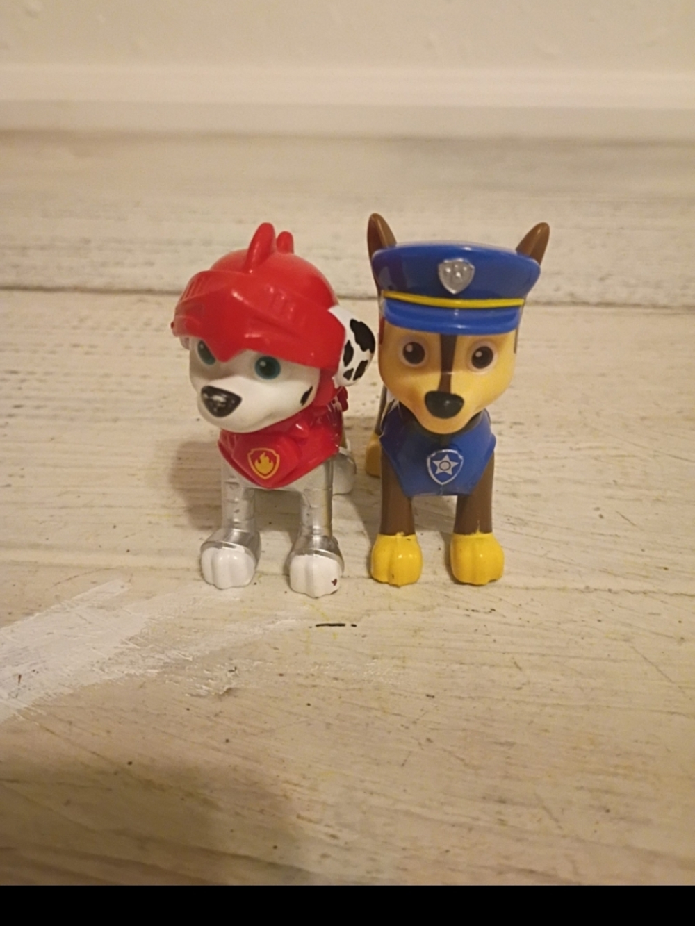 Paw Patrol Marshall & Chase Mini Figures - Red & Blue